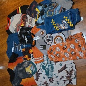 4 Sets Of Boy's Pajamas